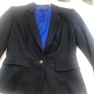 Elie Tahari blazer size 4